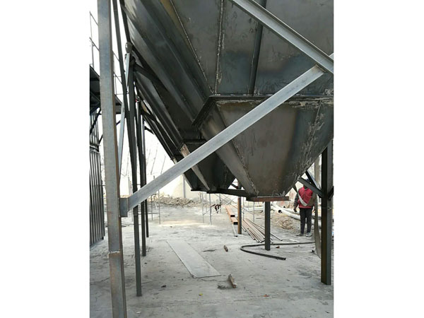 �������m��